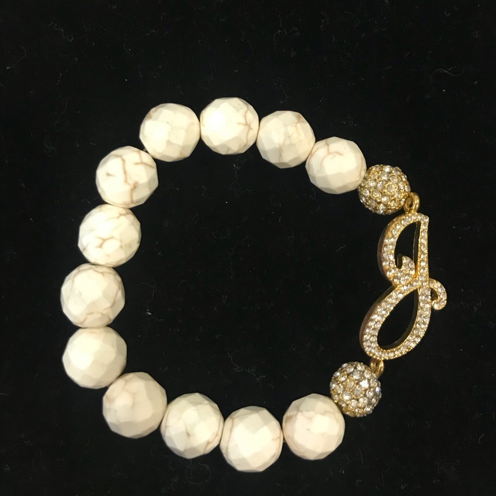 “J” stretch bracelet